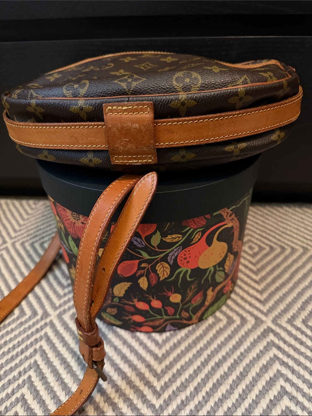 Louis Vuitton Monogram Crossbody Bag - Brown/Tan - Picture 4 of 13